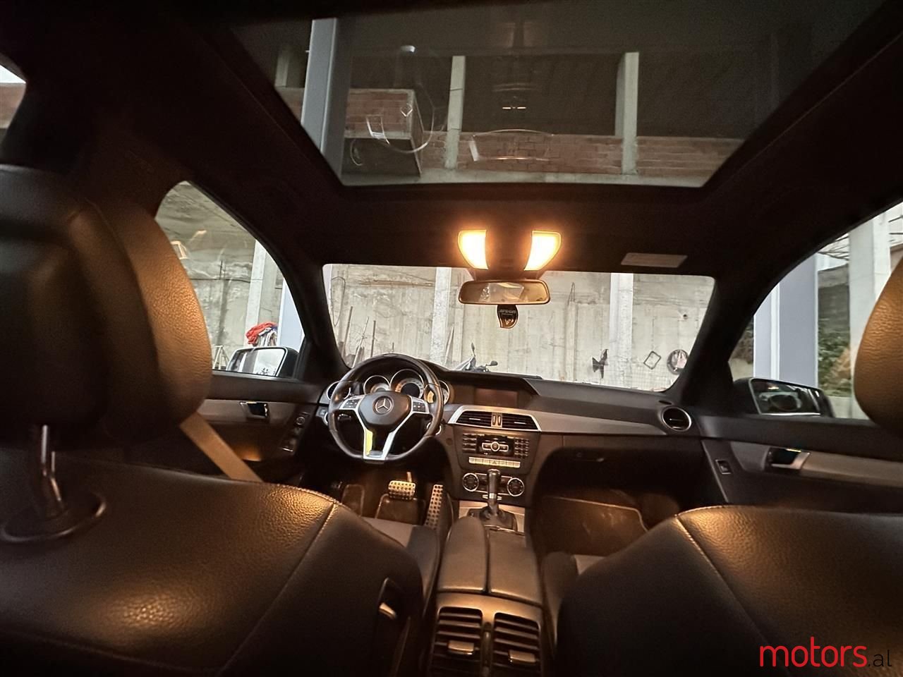 2011' Mercedes-Benz 220 photo #2