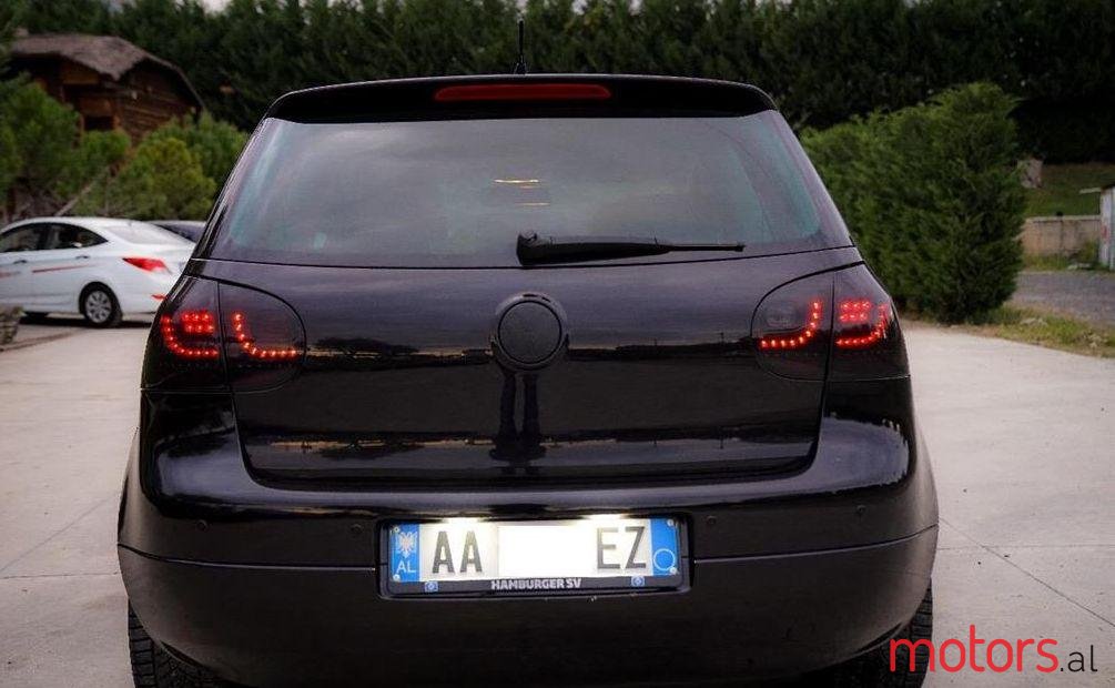 2005' Volkswagen Golf photo #1