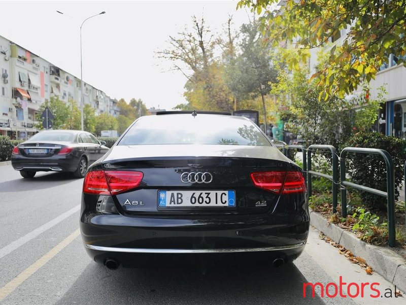 2012' Audi A8 photo #5
