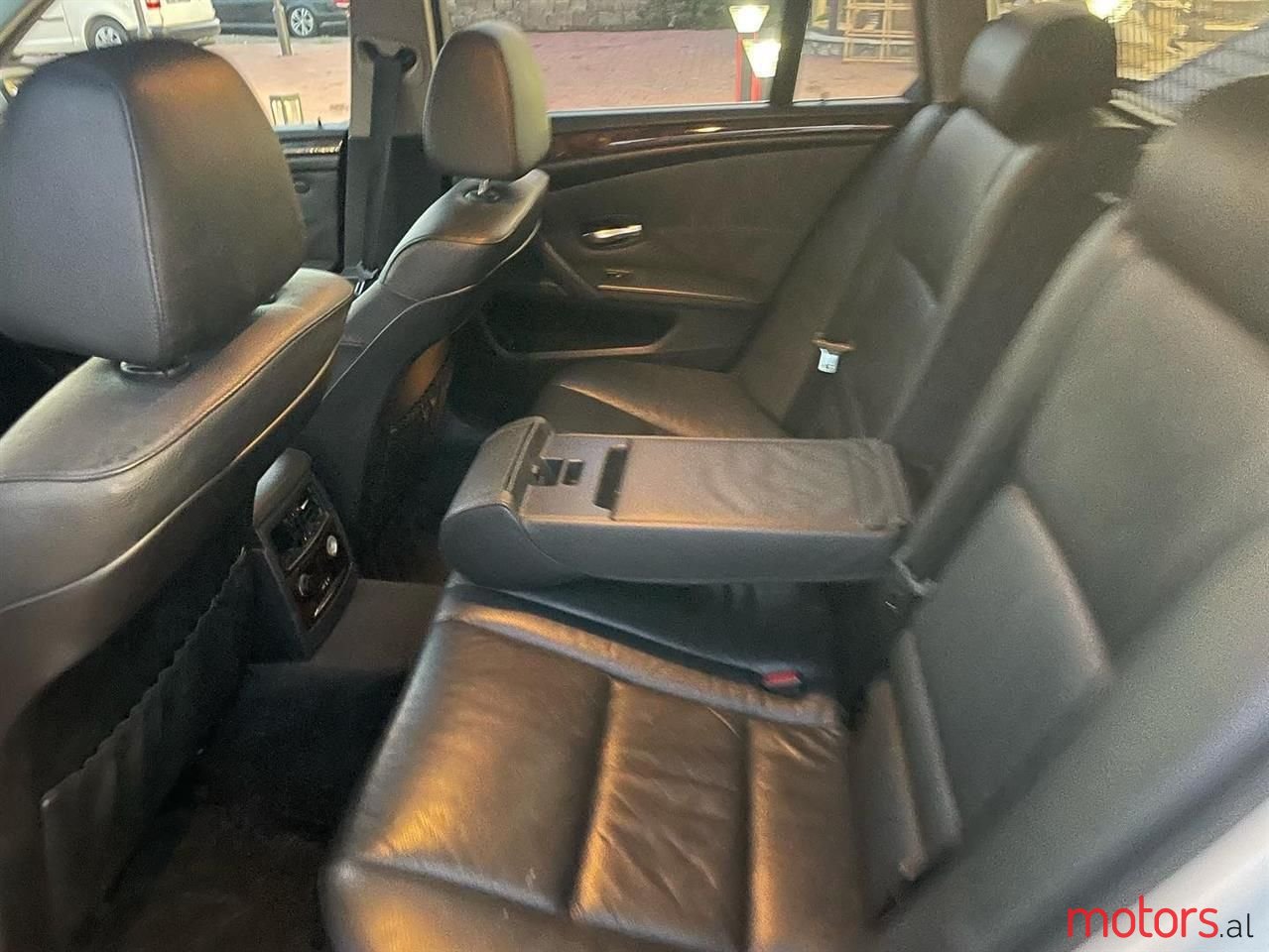 2008' BMW 530 photo #5