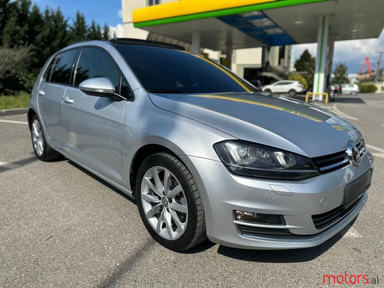 2015' Volkswagen Golf photo #1