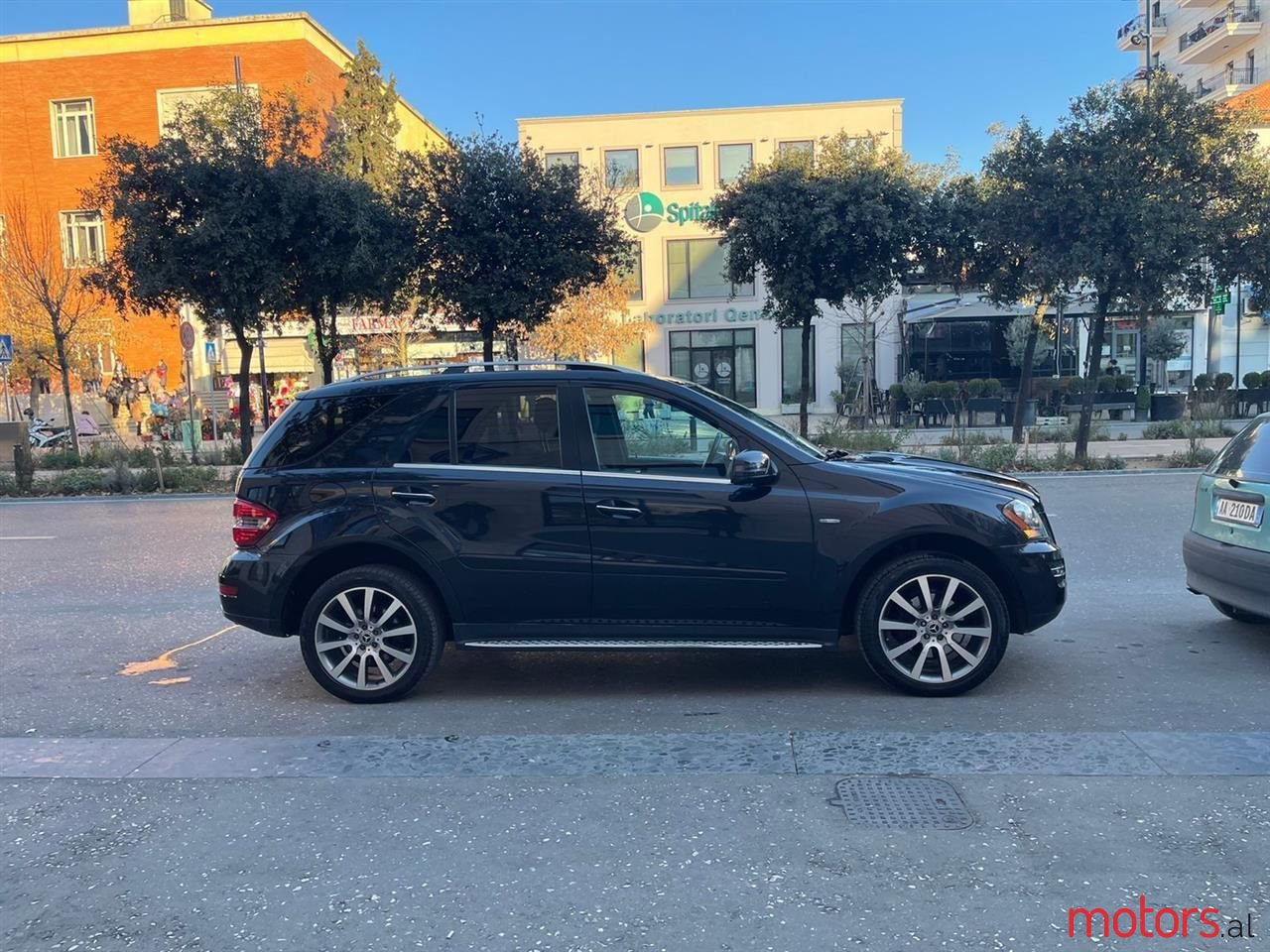 2011' Mercedes-Benz ML 350 photo #1