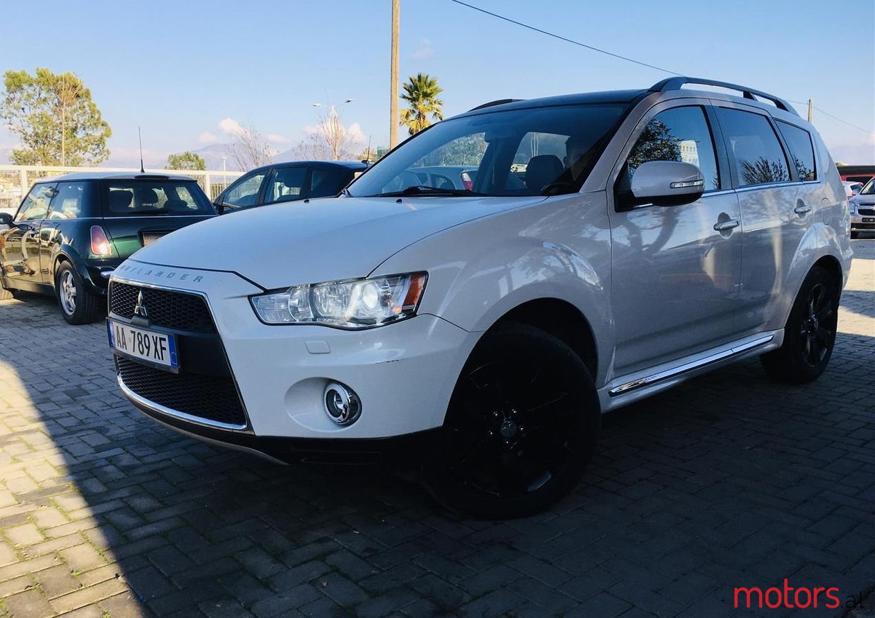 2012' Mitsubishi Outlander photo #1