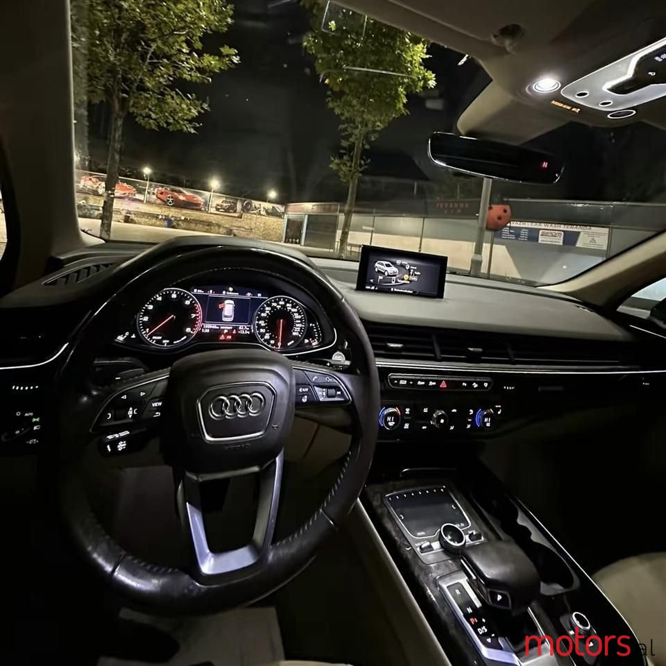 2017' Audi Q7 photo #6