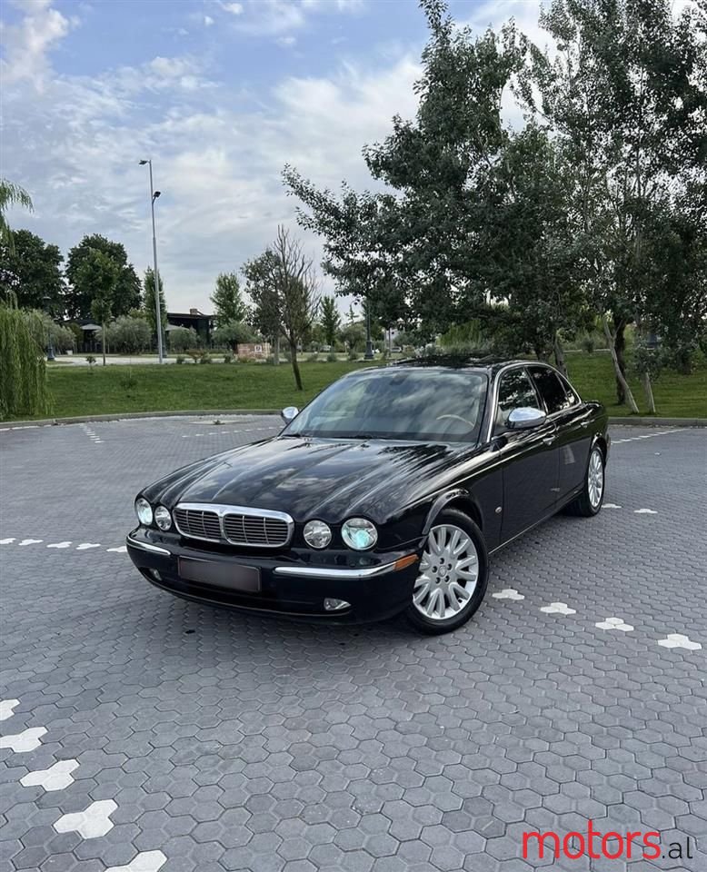 2006' Jaguar XJ photo #1