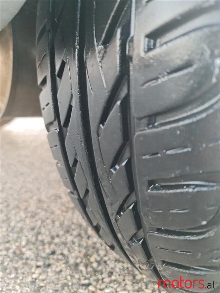 2007' Toyota Yaris photo #3