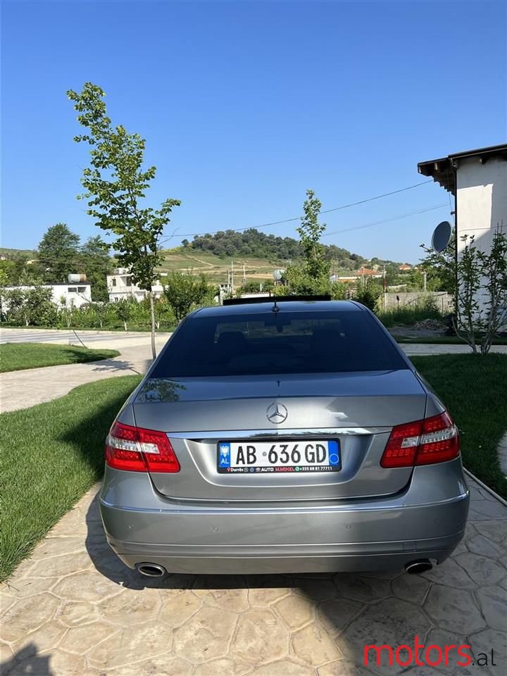 2009' Mercedes-Benz E 350 photo #4