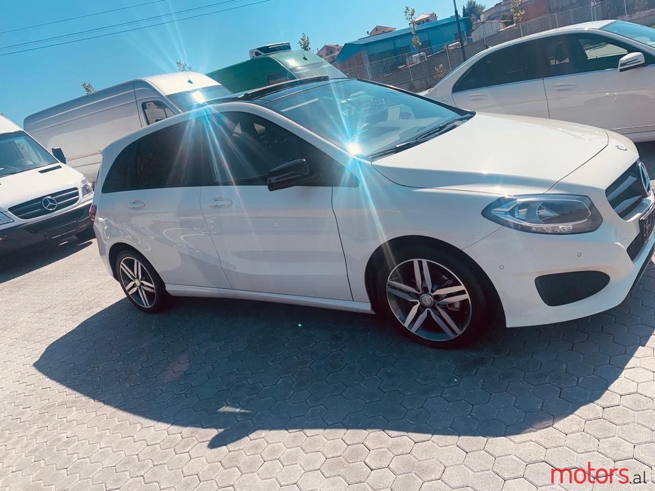 2015' Mercedes-Benz B 180 photo #1