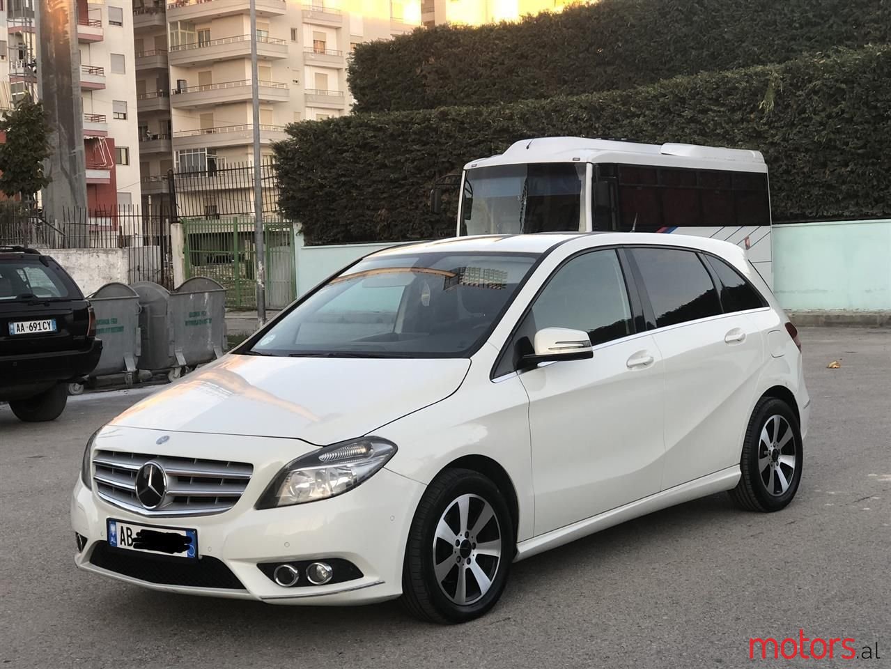 2013' Mercedes-Benz B 180 photo #6