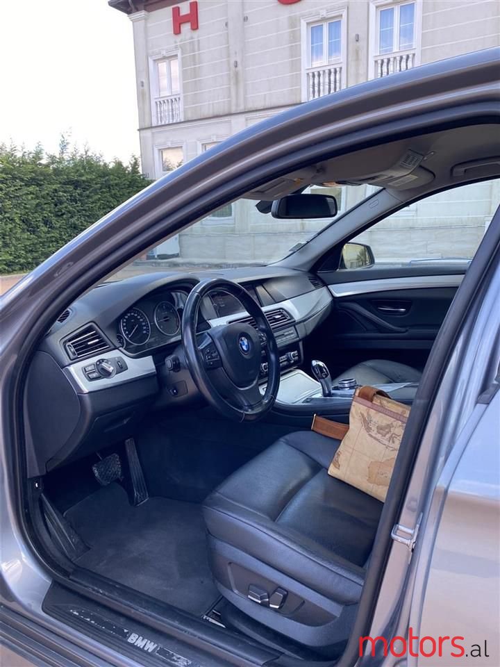 2010' BMW 530 photo #5