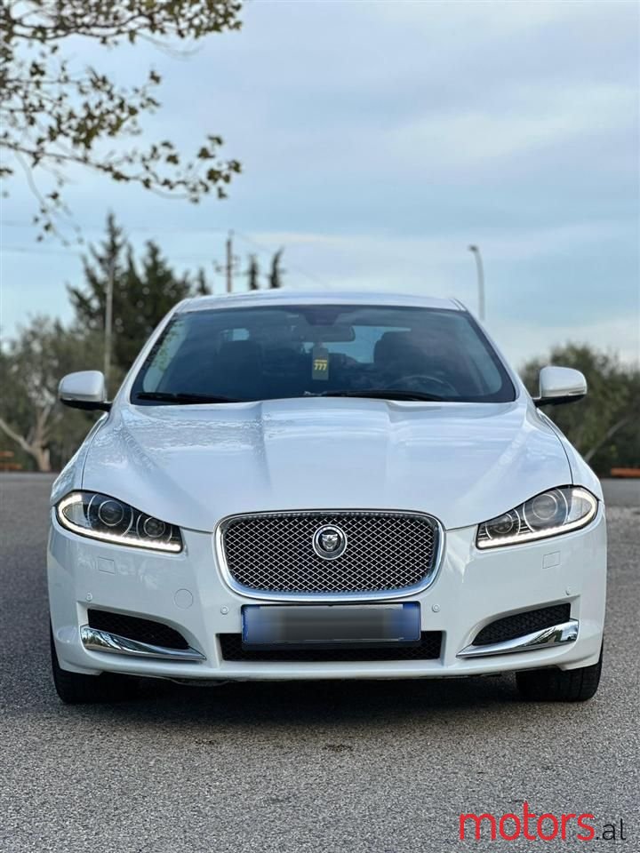 2012' Jaguar XF photo #1