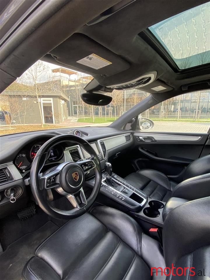 2016' Porsche Macan photo #4