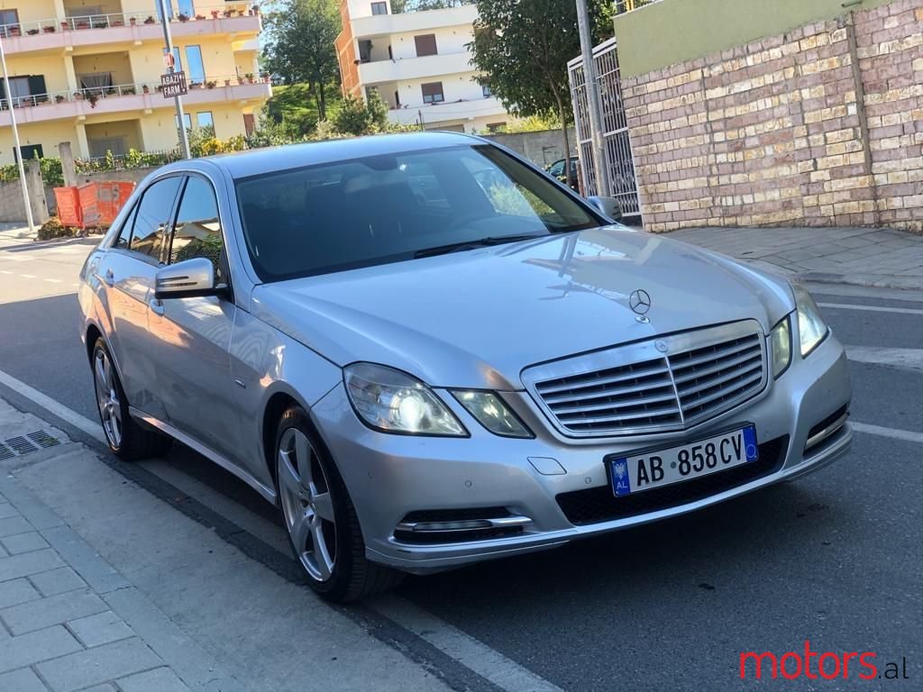 2012' Mercedes-Benz E 200 photo #1