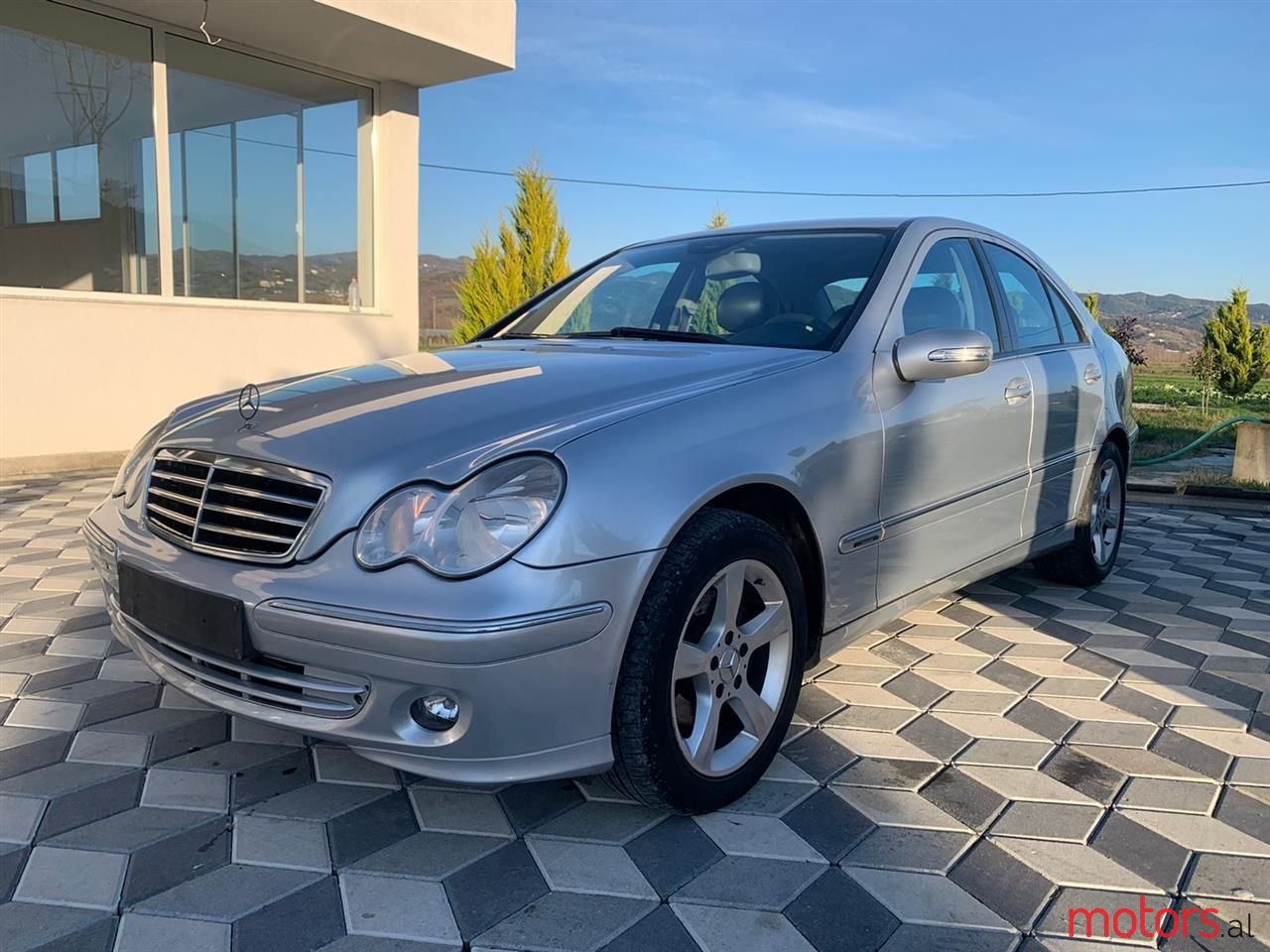 2006' Mercedes-Benz 220 photo #1