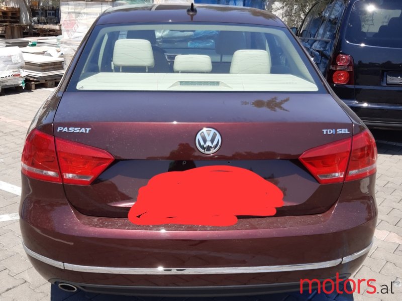 2012' Volkswagen Passat photo #3