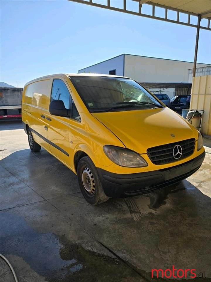 2010' Mercedes-Benz V 220 photo #1