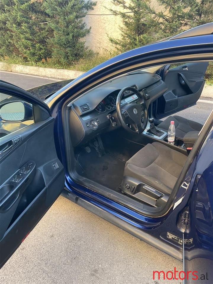 2006' Volkswagen Passat photo #4