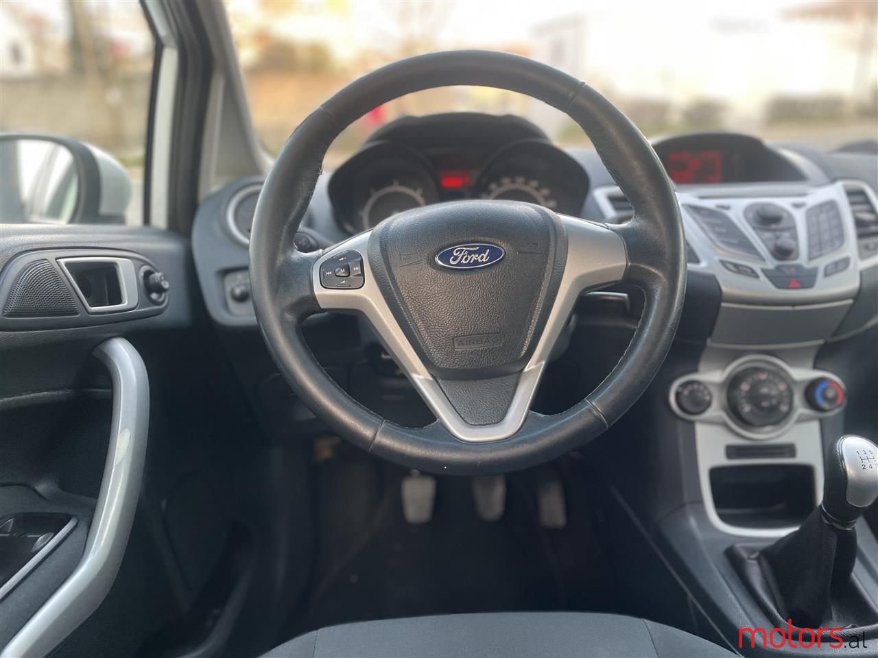 2013' Ford Fiesta photo #6