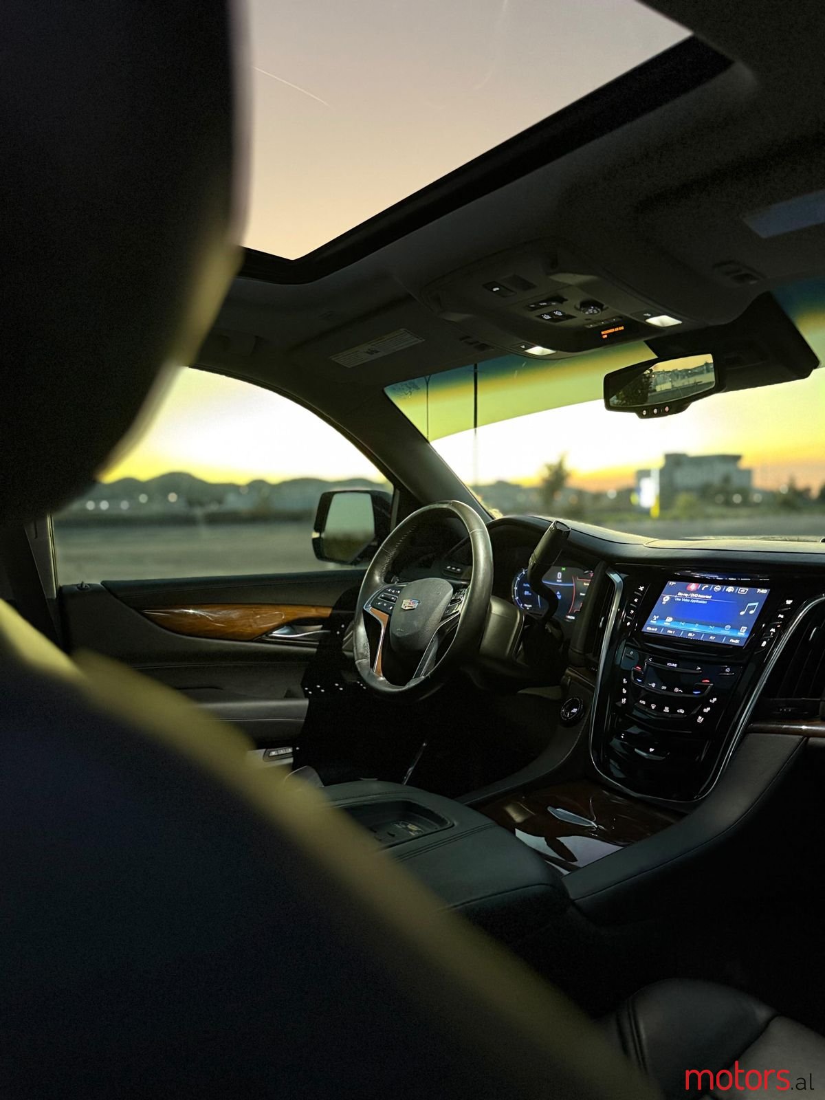 2016' Cadillac Escalade photo #6