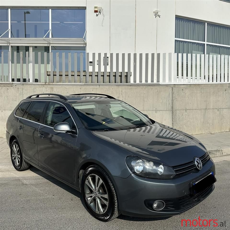 2010' Volkswagen Golf photo #3