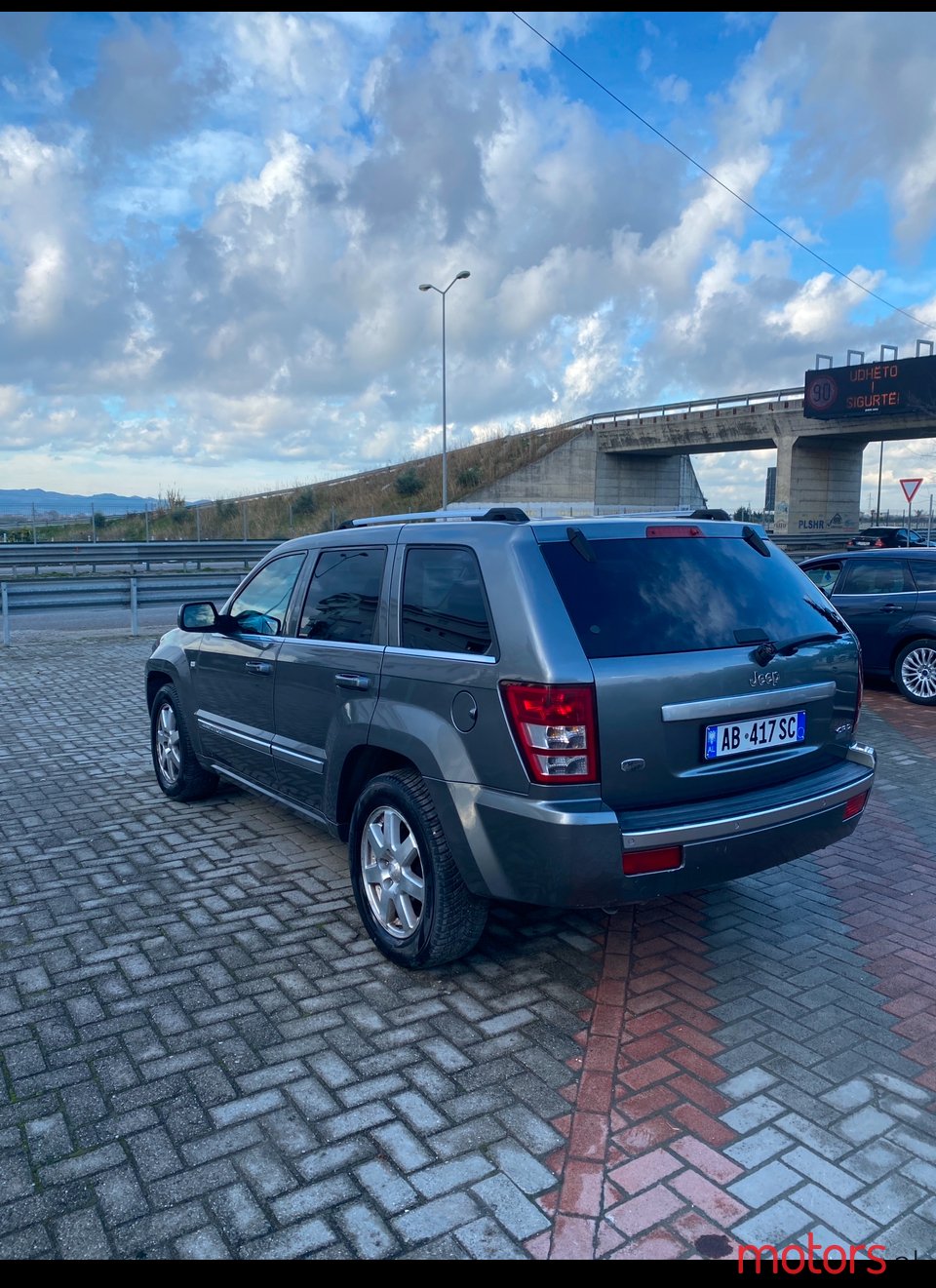 2007' Jeep Grand Cherokee photo #5