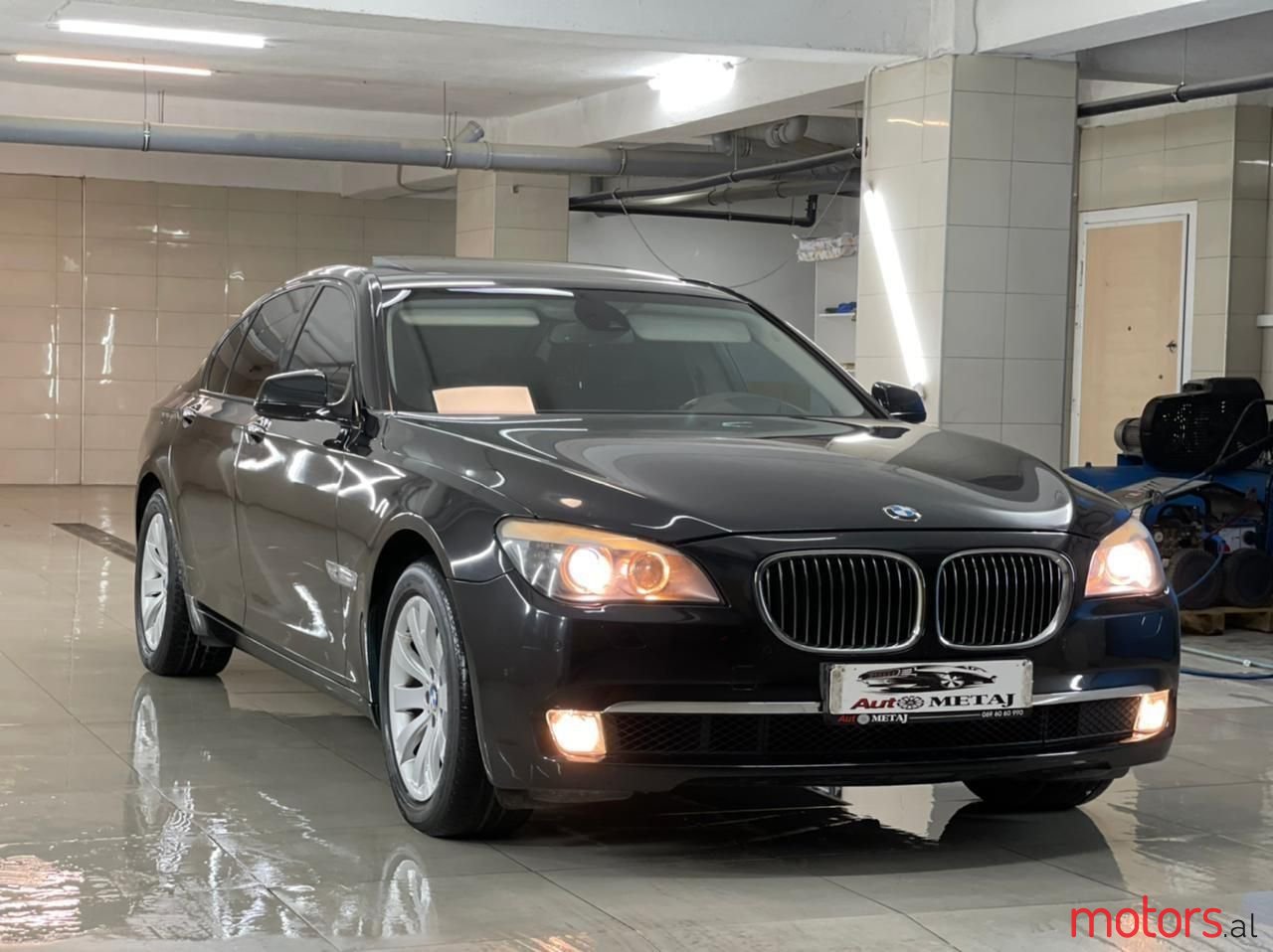 2010' BMW 750 photo #3