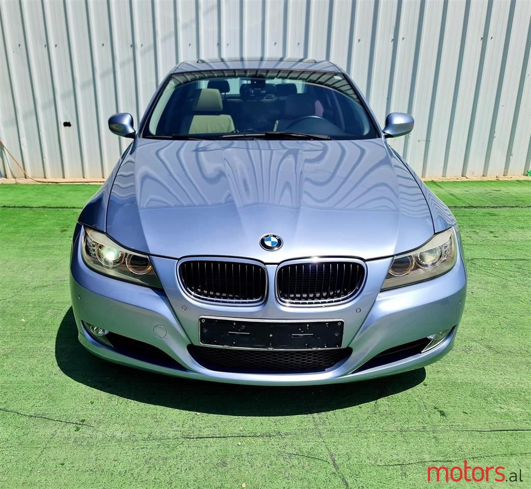 2011' BMW 320 photo #2