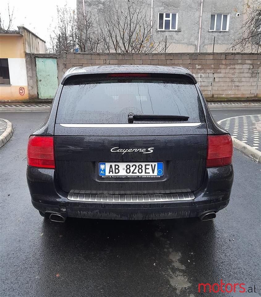 2005' Porsche Cayenne photo #5