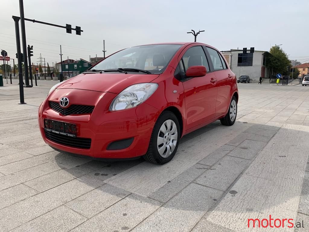 2009' Toyota Yaris photo #3