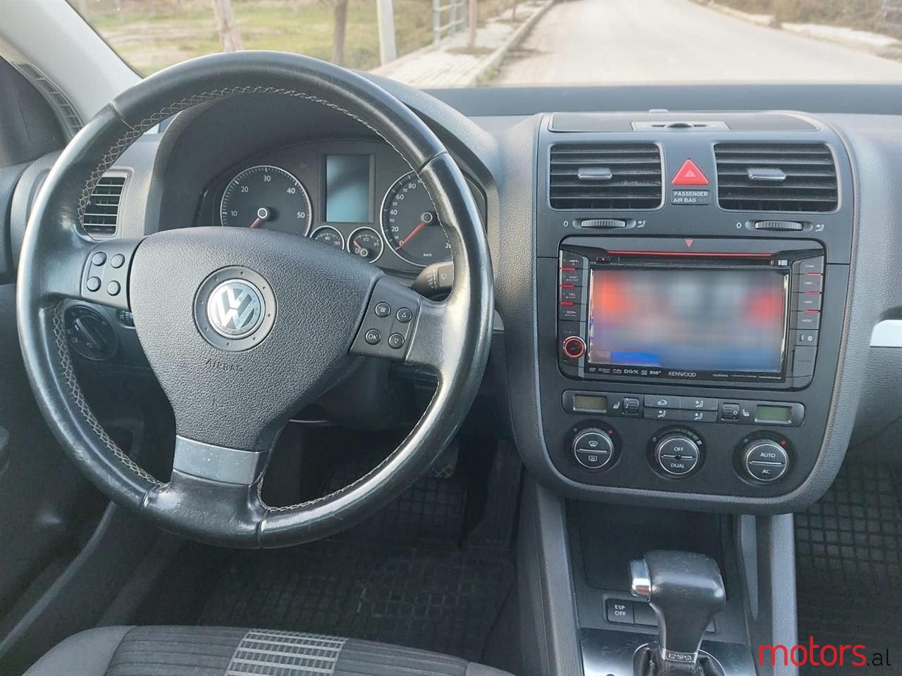 2008' Volkswagen Golf photo #6