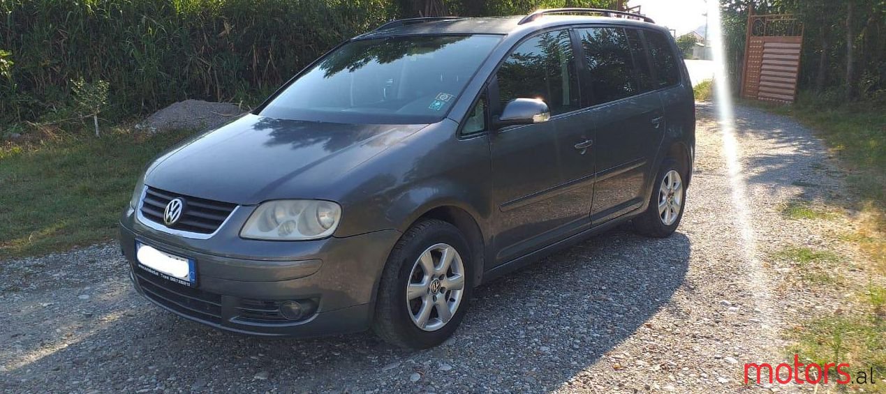 2003' Volkswagen Touran photo #1