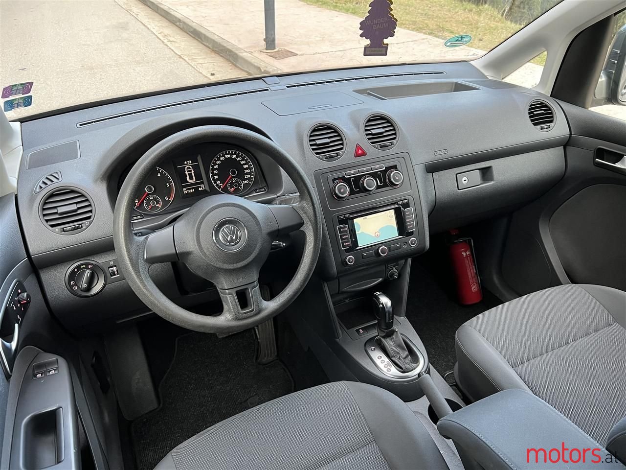 2012' Volkswagen Caddy photo #2