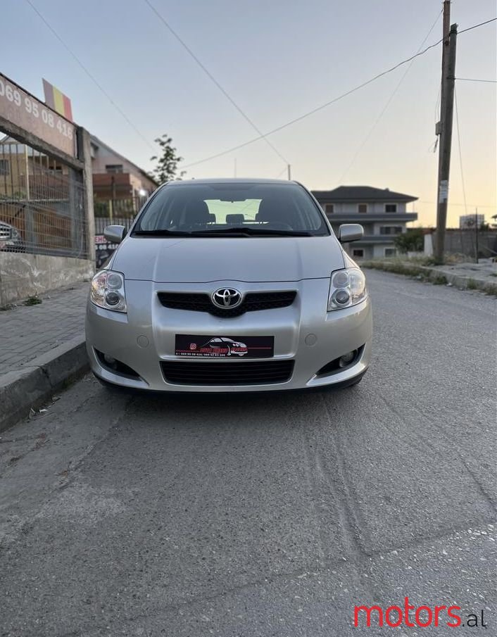 2009' Toyota Auris photo #2