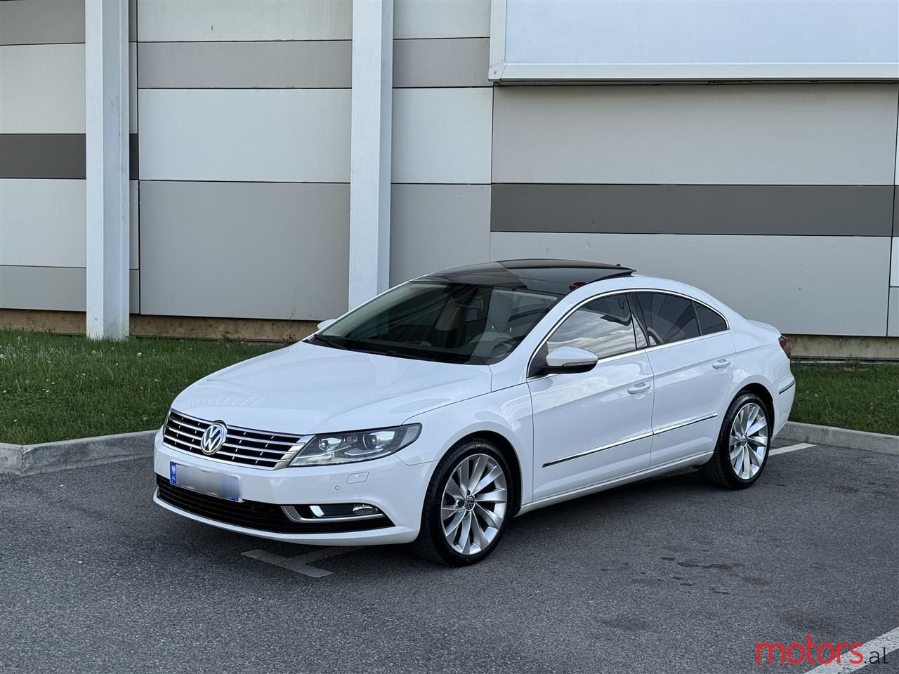 2013' Volkswagen Passat photo #1