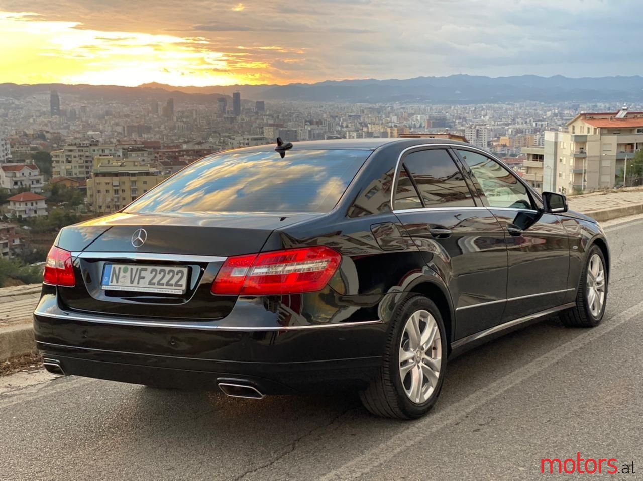 2011' Mercedes-Benz E 220 photo #5