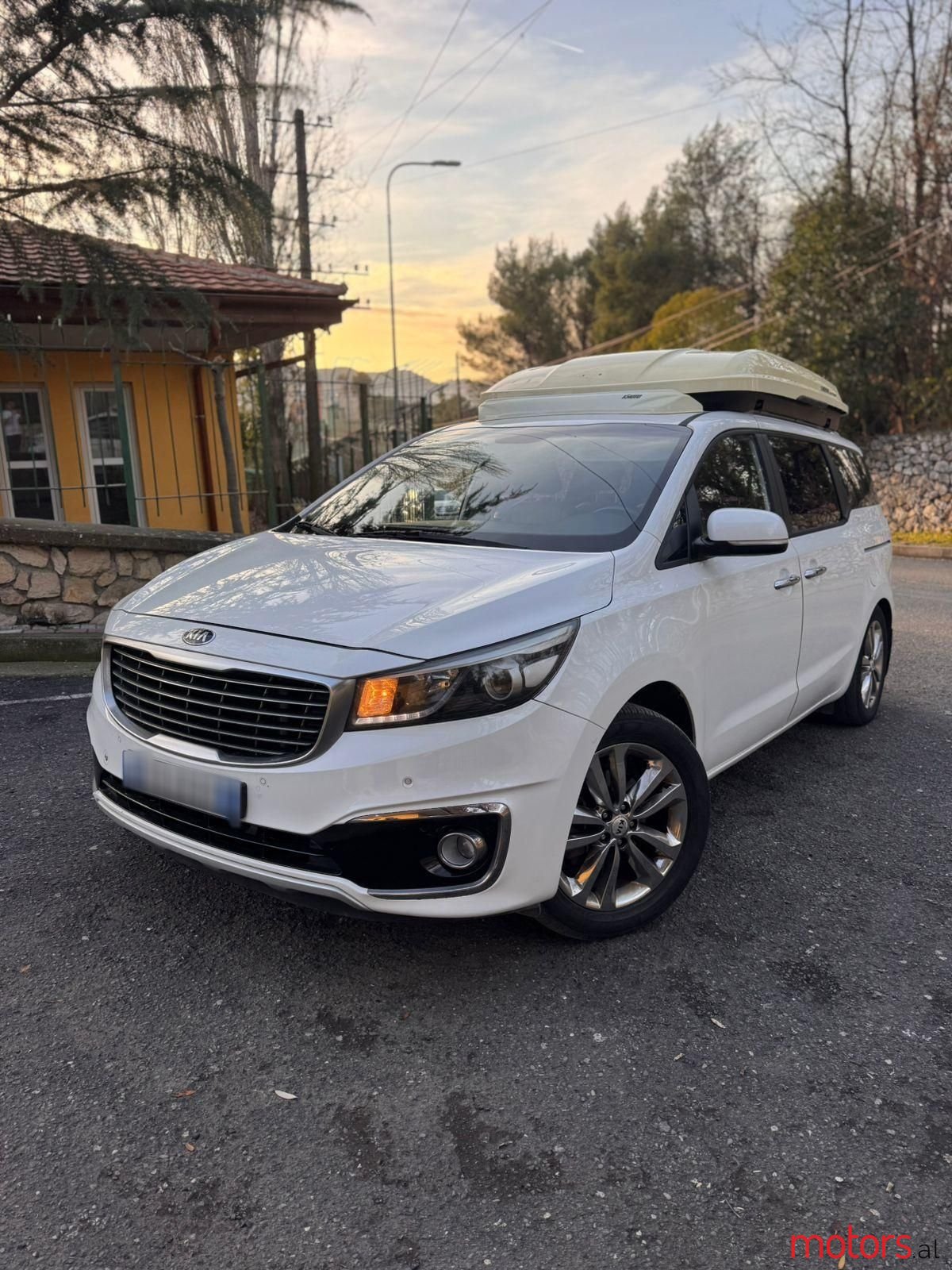 2015' Kia Carnival photo #3