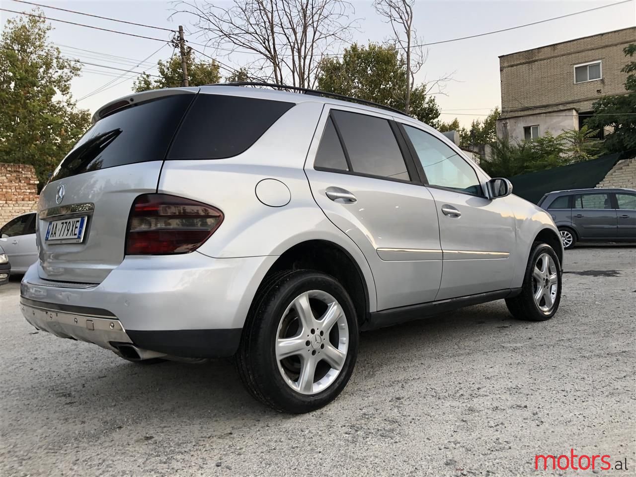 2005' Mercedes-Benz ML 320 photo #3