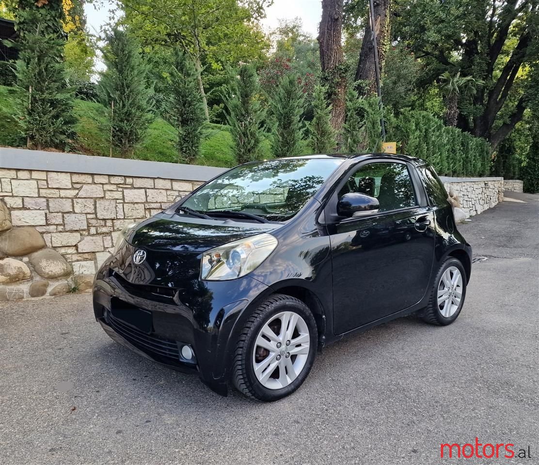 2010' Toyota iQ photo #1