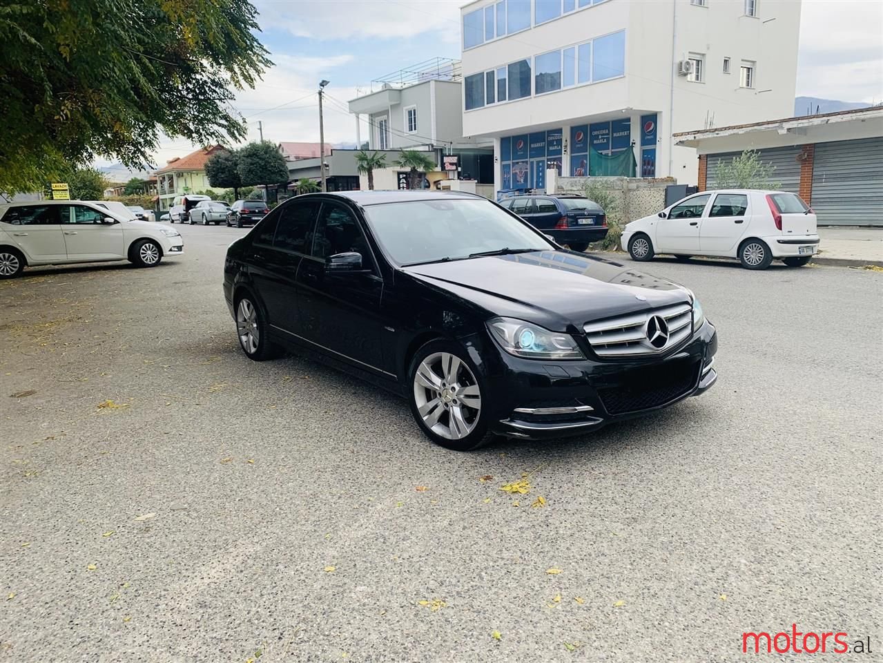 2012' Mercedes-Benz C 250 photo #1