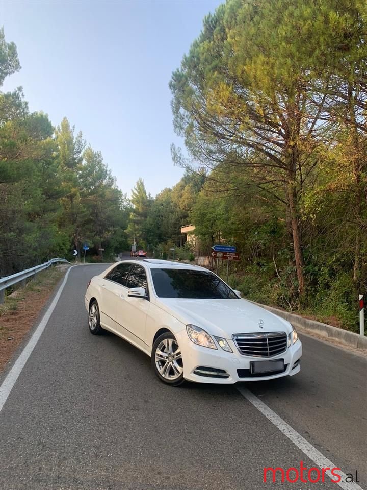 2013' Mercedes-Benz 220 photo #1