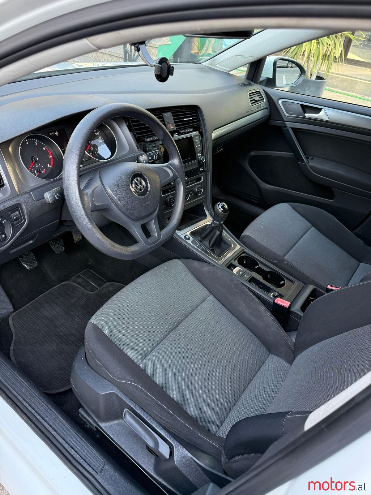 2014' Volkswagen e-Golf photo #6
