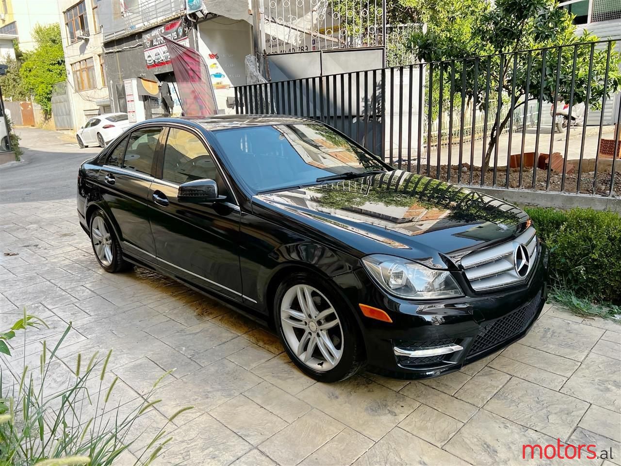 2012' Mercedes-Benz C 250 photo #2