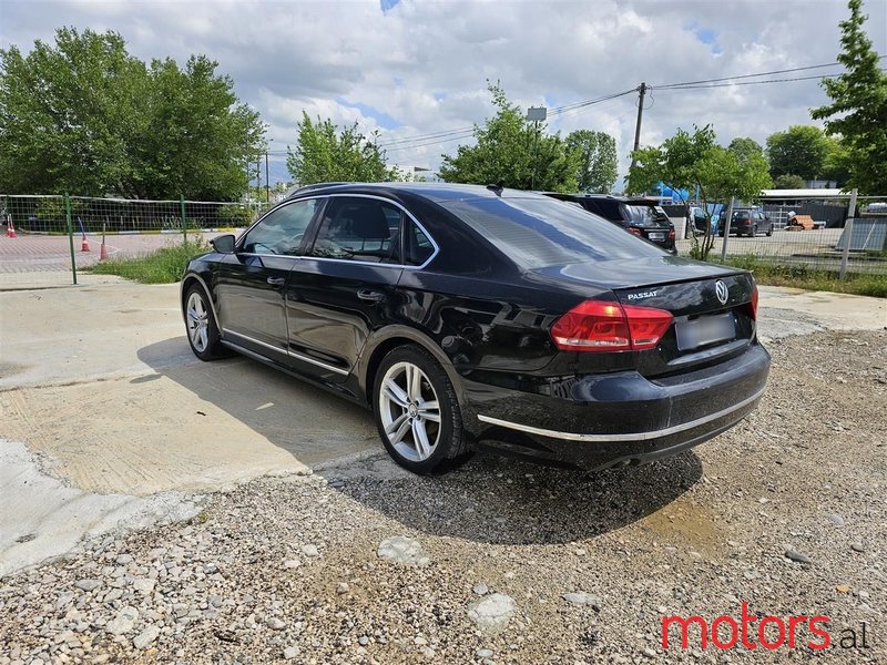 2012' Volkswagen Passat photo #4