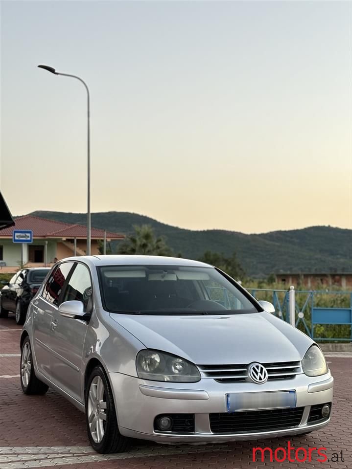 2005' Volkswagen Golf photo #5
