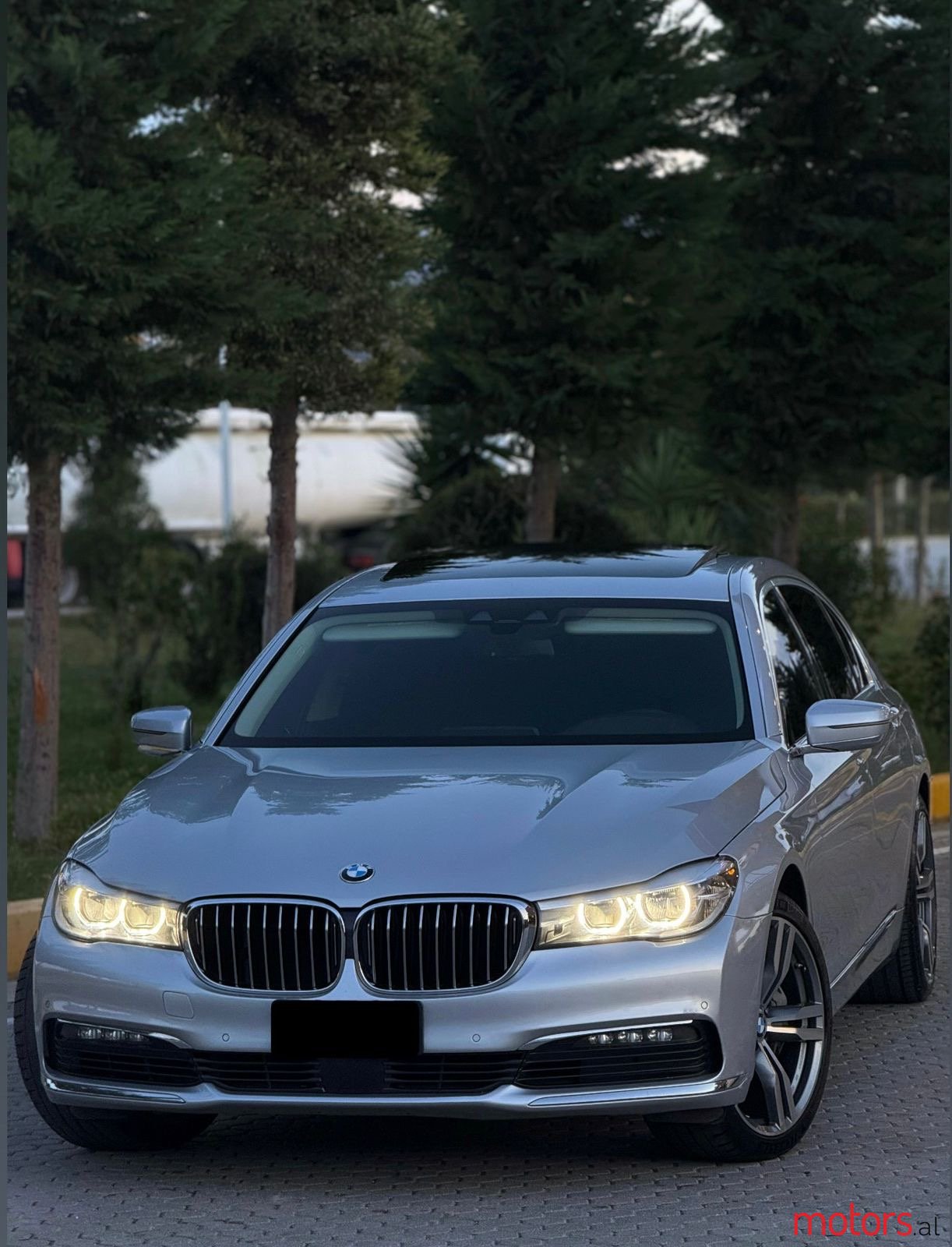 2018' BMW 740 photo #3