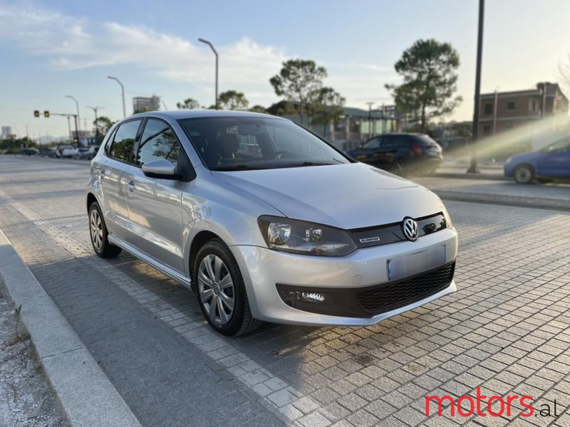 2010' Volkswagen Polo photo #5