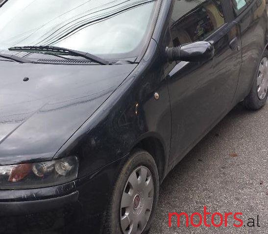 2002' Fiat Punto photo #1