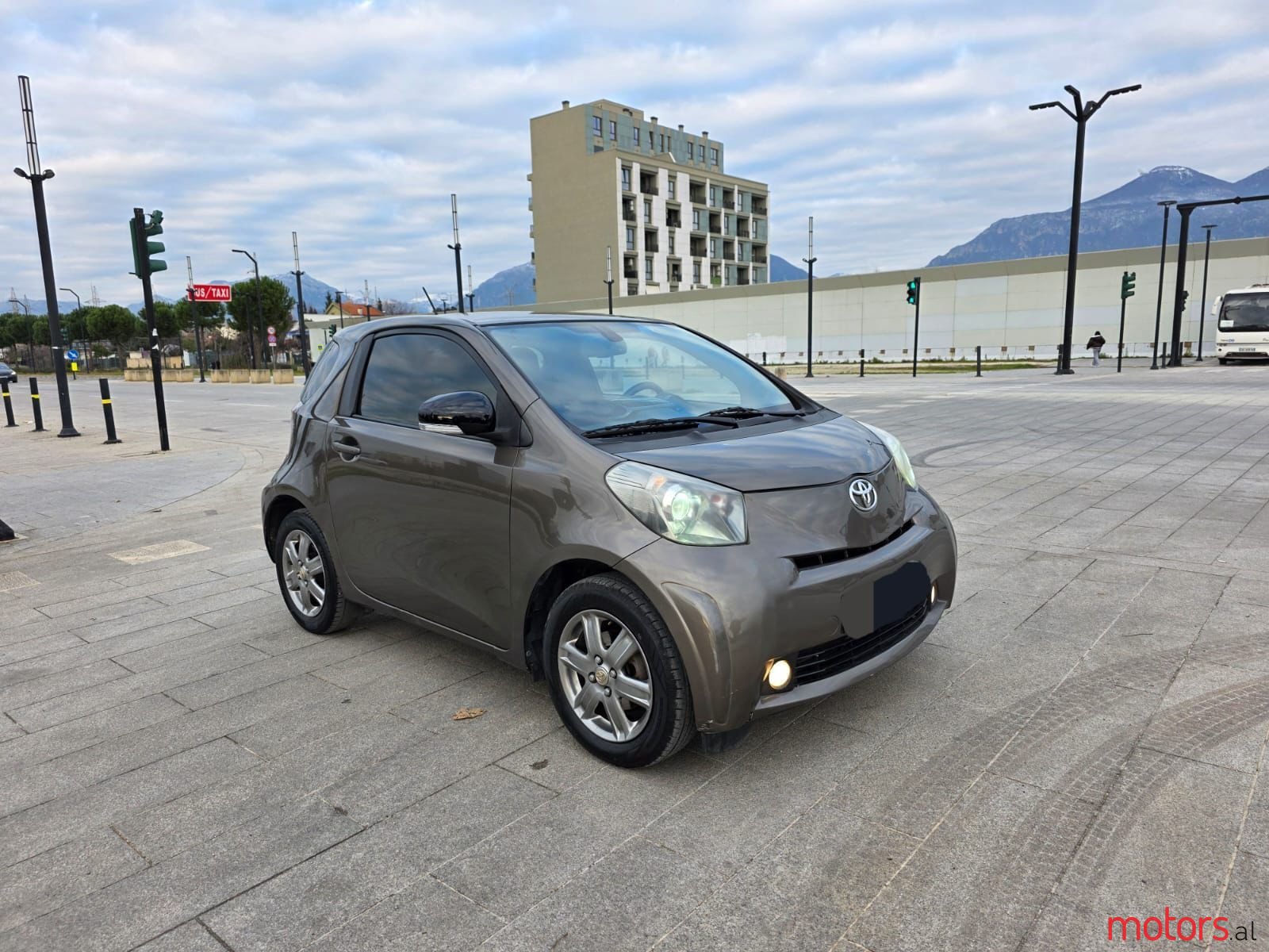2010' Toyota iQ photo #1