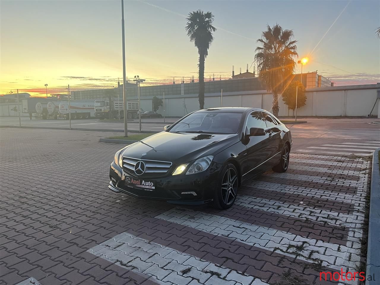 2012' Mercedes-Benz E 220 photo #1