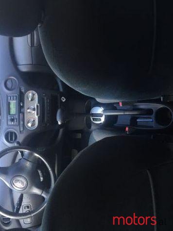 2005' Toyota Yaris photo #3